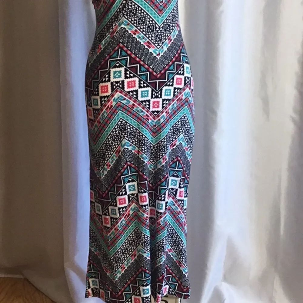 Aztec pattern maxi dress open back in medium - Picture 6 of 15